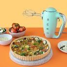 Smeg HMF01PGEU elektromos mixer, 9 sebesség, turbó, sima indítás, 4 habverő, 2 dagasztókar, bevonatos, 250 W (pasztell zöld)