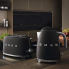 Smeg KLF03BLMEU vízforraló 1,7 l (matt fekete)