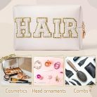 Y1tvei Hair fehér utazó kozmetikai táska, preppy patch varsity betűk pipere táska - outlet termék