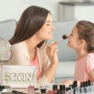 Y1tvei Skin fehér utazó kozmetikai táska, preppy patch varsity betűs pipere táska - outlet termék